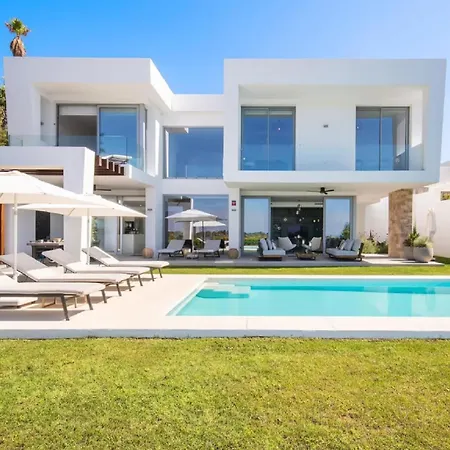 Villa Luxury With Heated Pool