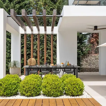 Luxury With Heated Pool